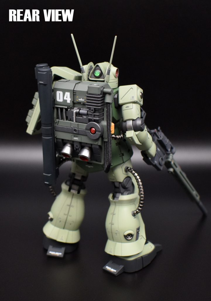 背面。ランドセルはザクスナイパーのものを使用、ザク本体から動力パイプをつなげられるように加工しています。