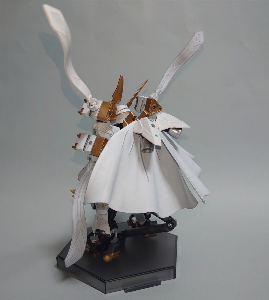 ということで、グリムゲルデ等をベースに鉄騎皇イグドラシルの形状を極力再現しようと、見立てビルドをしてみました。