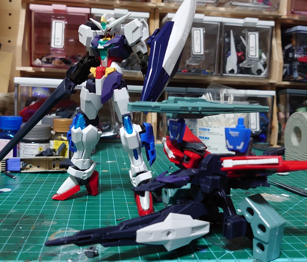 制作写真最初の方でも書きましたがコアガンⅡの顔が好きなんですよね、悪物感というかなのでリボーンズガンダムのパーツを使う事で悪そうな感じに磨きをかけました