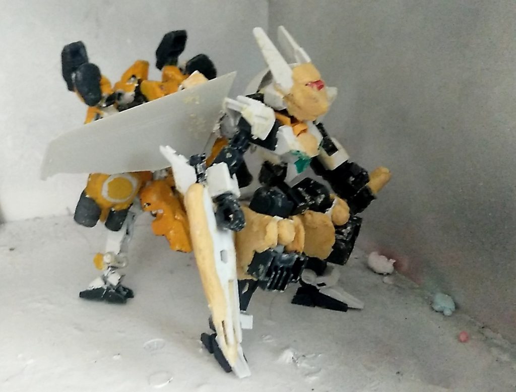 元はコアガンダム2ですほぼパテで造形