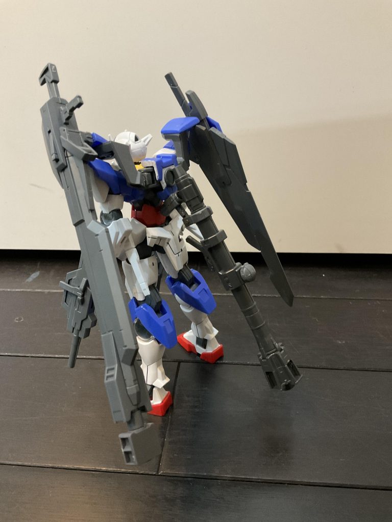 武装は背中のブースター兼実体弾バズーカ以外は25th センチュリーウェポンの改造武器やそのまま使いました。