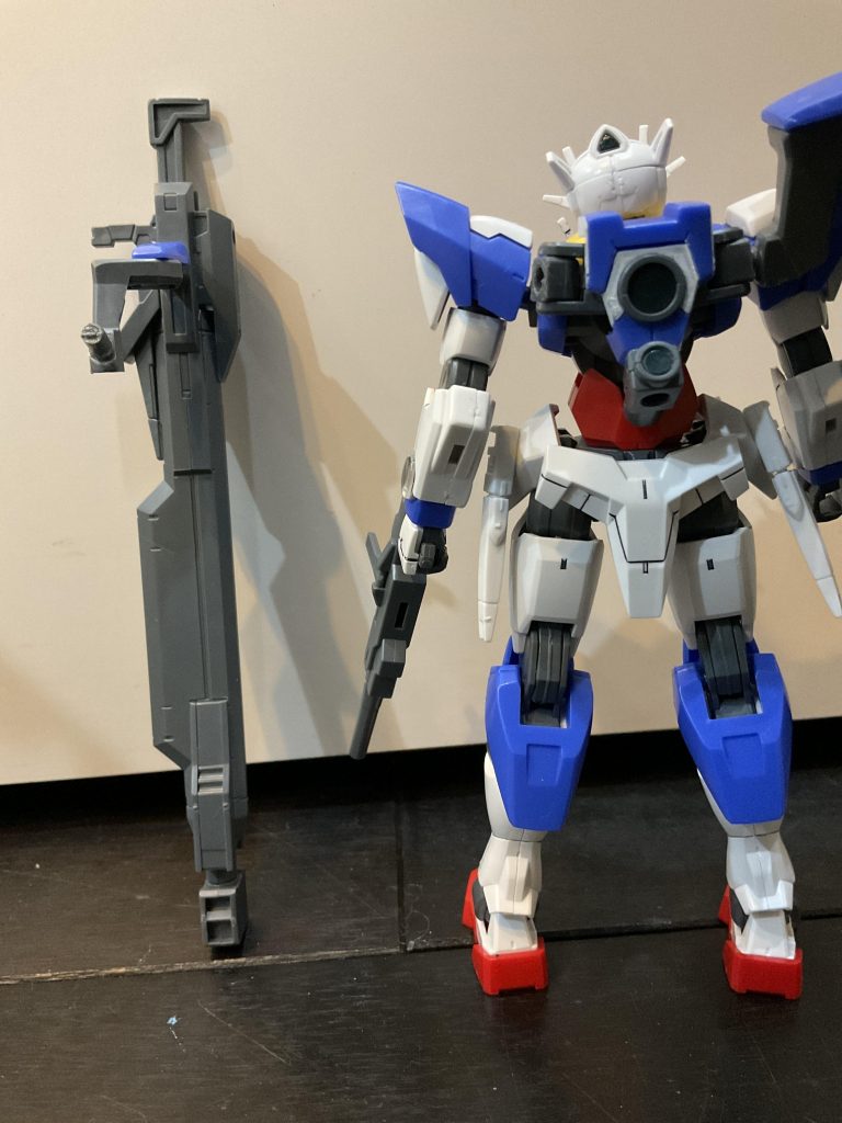 後ろのアーム部分もシンメトリー化しました。カッターで切っては、削って微調整の繰り返しで辛かったですが、満足する出来でした。