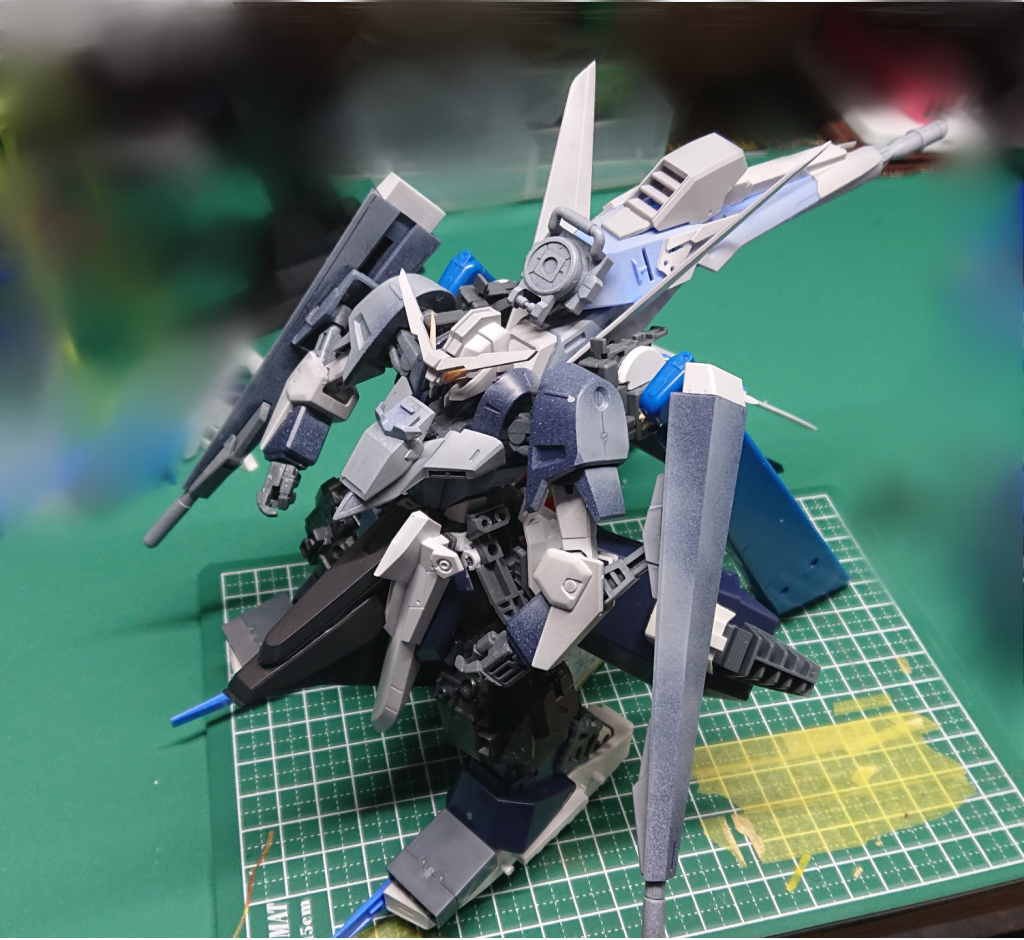 いろいろなジャンクパーツを貼り付けています。