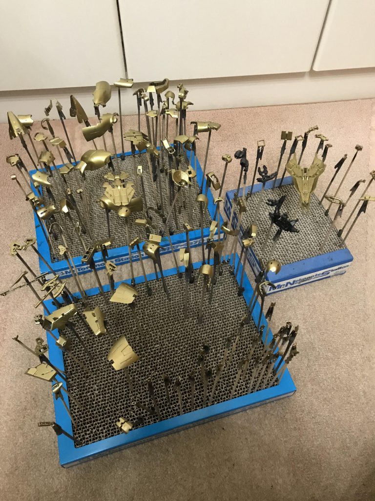 濃い目の赤色にする為にガイアノーツ製のEXゴールドを使用    