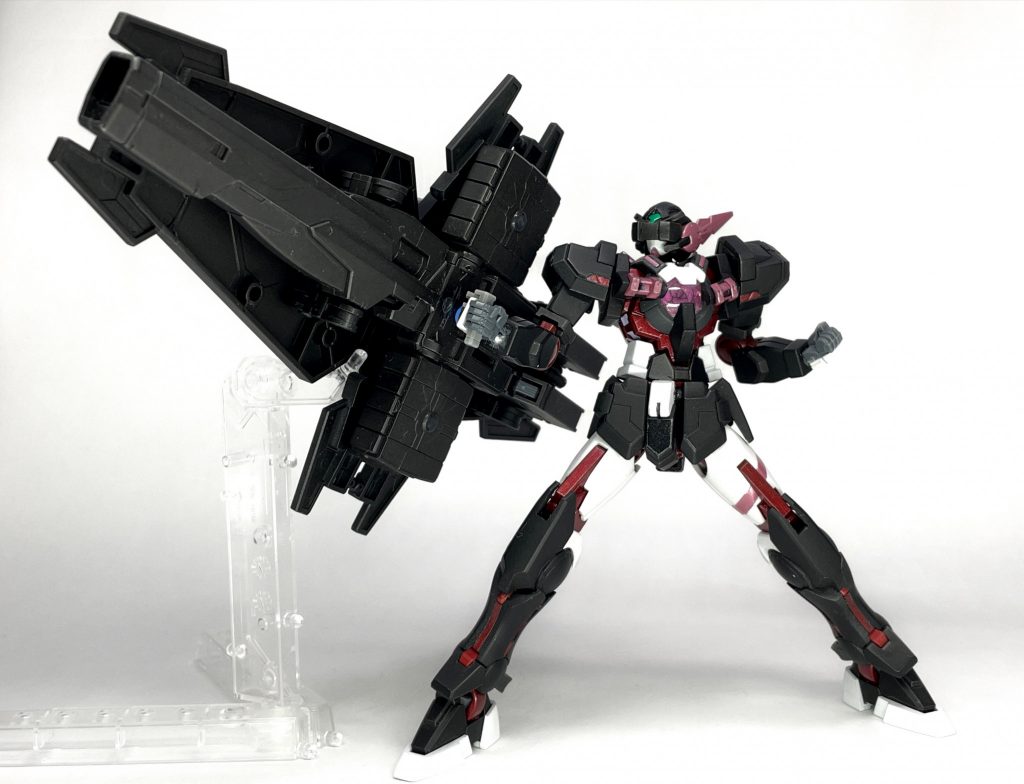 武器の裏側は、大型ビームキャノン、ミサイルポッド、ガトリング、ビームピストルホルダーを組み合わせています。とにかく盛りまくりました（笑）