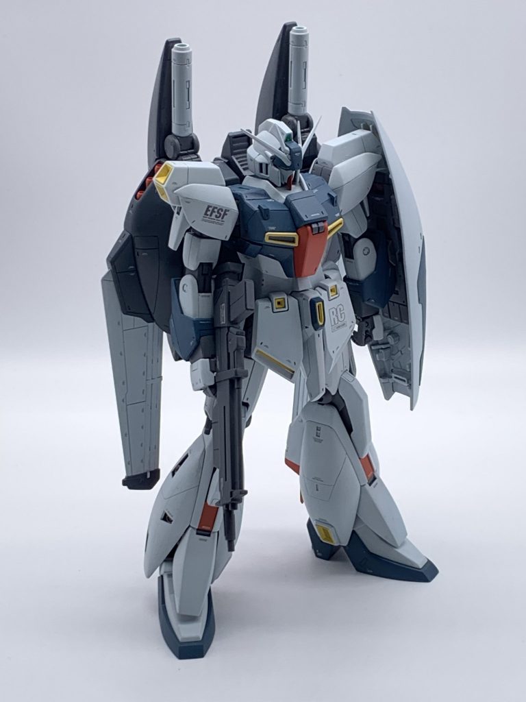 肩はフレームを自作し小型化、前腕も小型化しました。