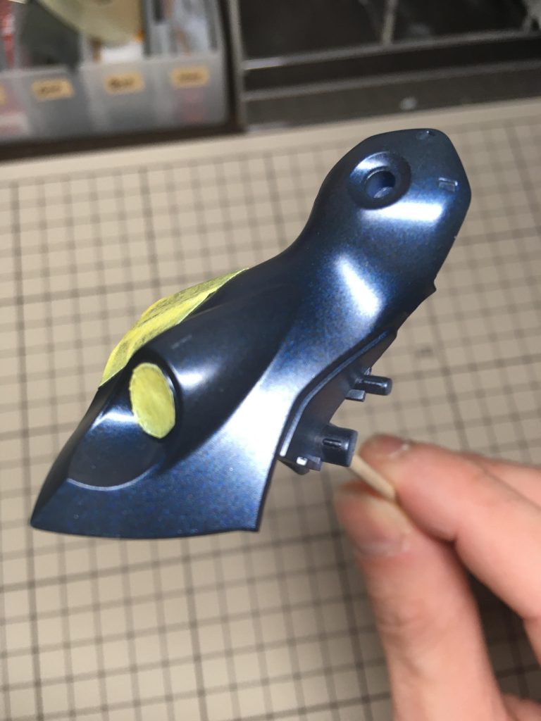 黒下地にブルーパールで塗装した時の写真です。なかなかいい色合いで満足してます!