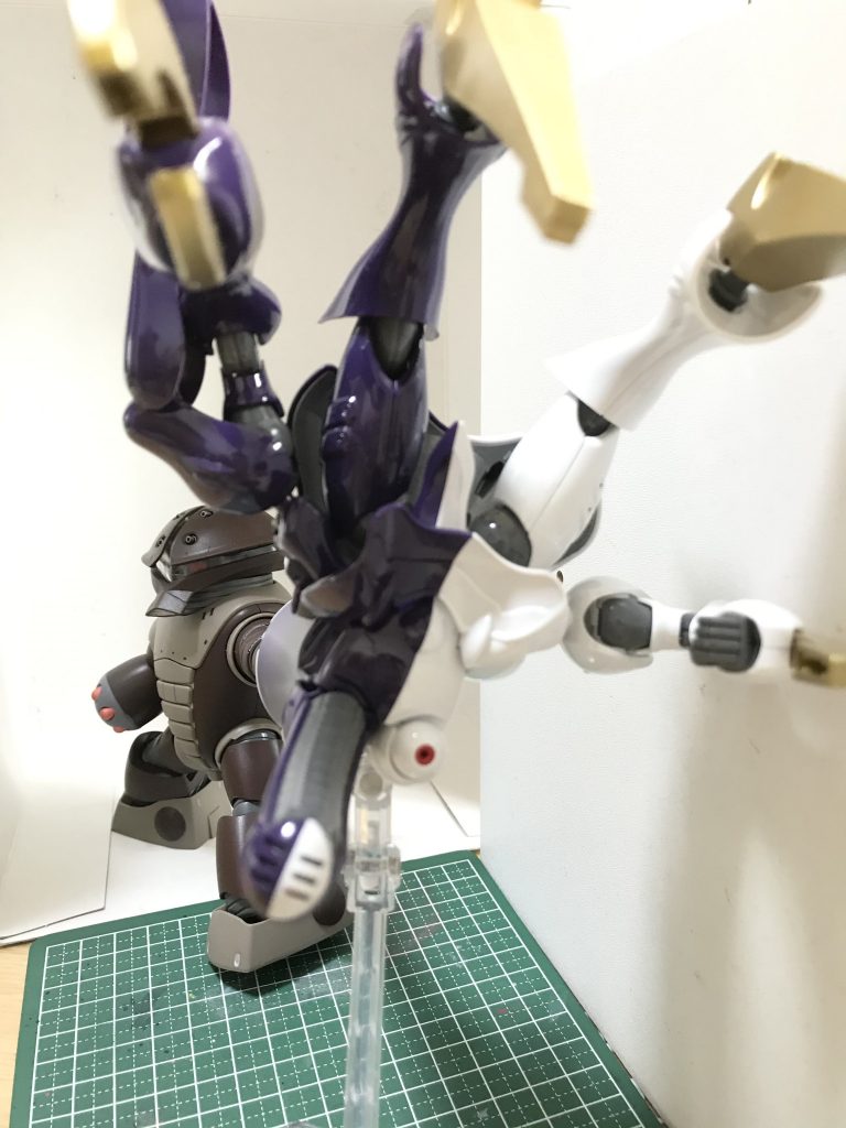 大型の左手を付けることでどんなMSも粉砕できるぞ