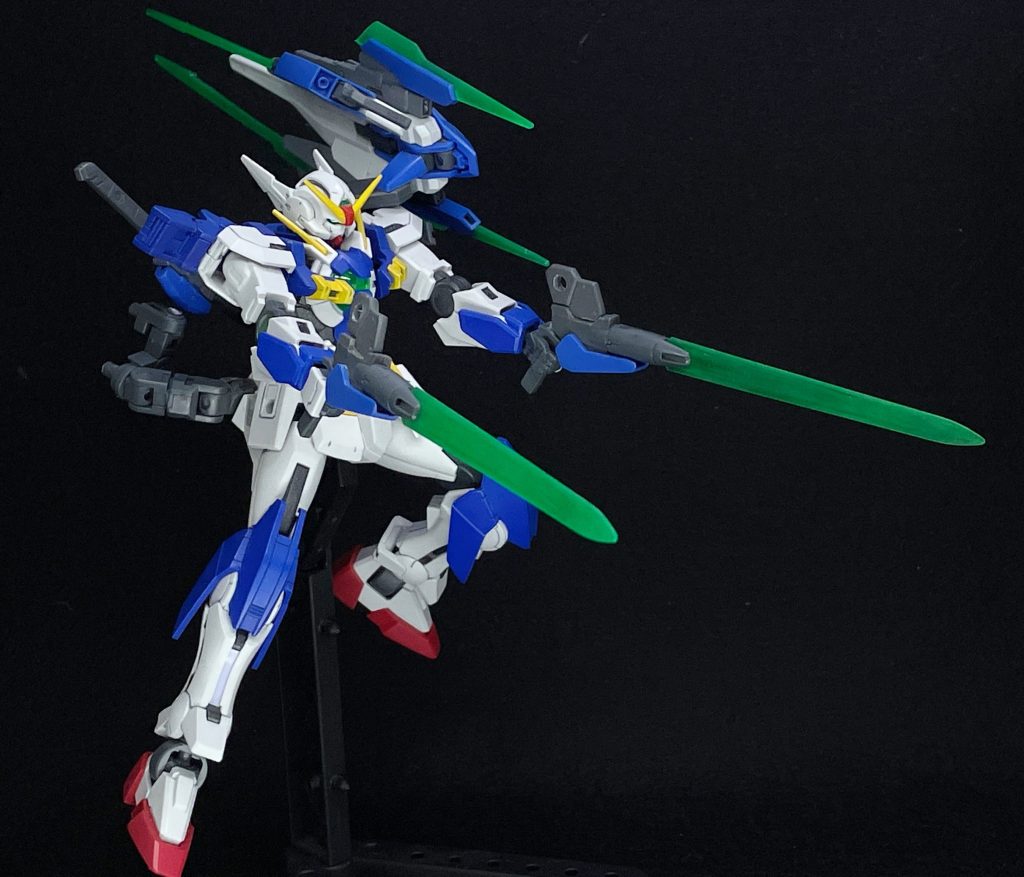 GNソードⅡに近い、ソードモードとライフルモードを切り替えられる剣です。GNソードⅤをもとに、構造を簡略化しています。