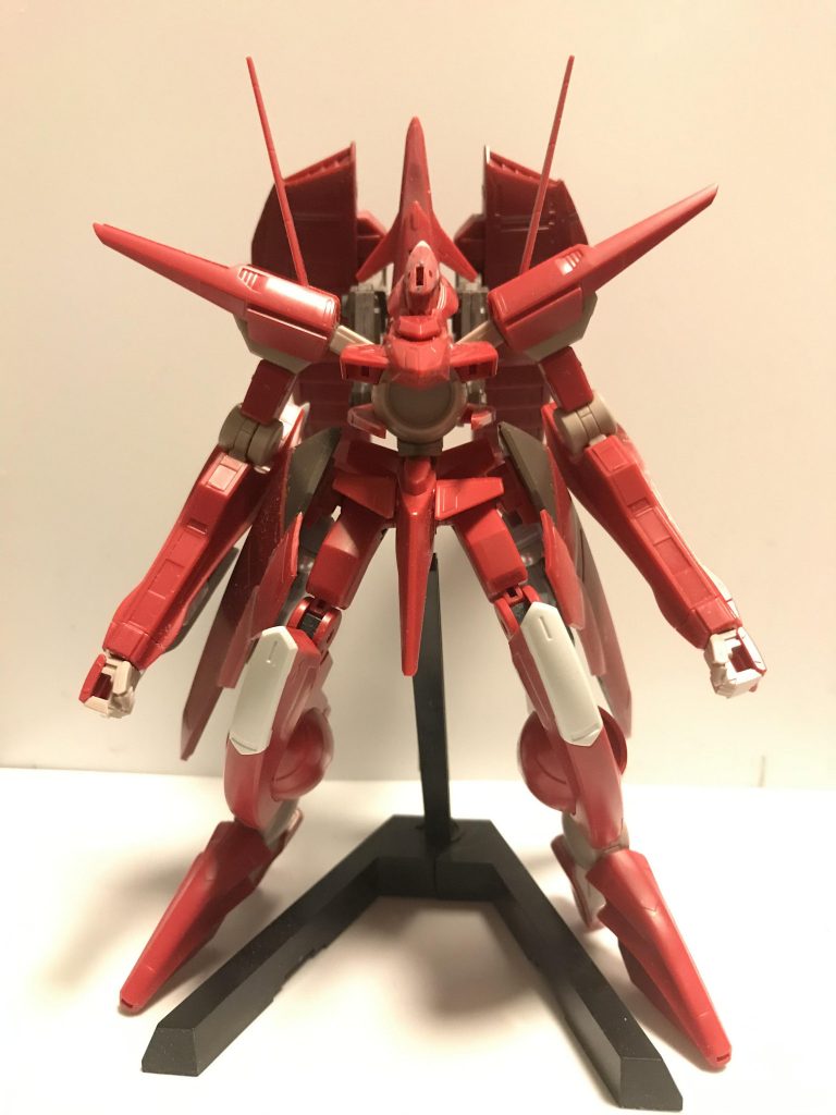 塗装前になりますアルケーガンダムにドライのバックパックを着けただけです他の違いは頭部とサイドアーマーが違います