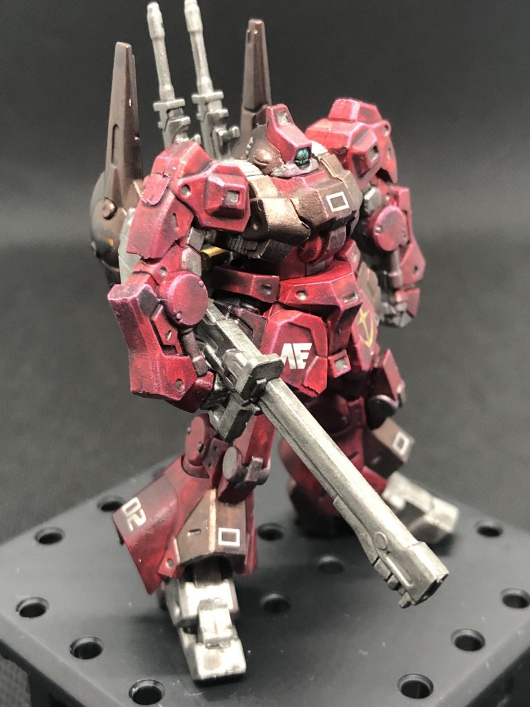 台座は「食玩ベース」です。ガンダムアーティファクトにはサイズ的にぴったりですね。