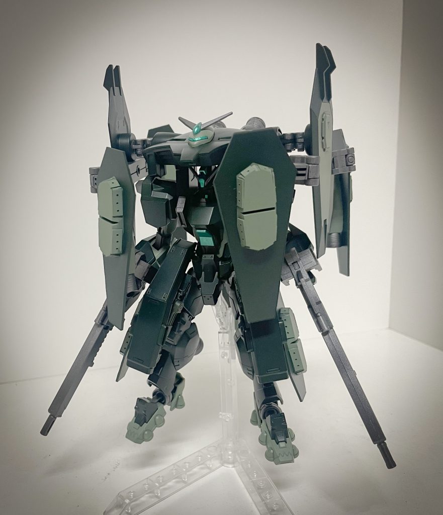 シェルモード盾群で身を固める防御形態。この形態ではビームを歪曲させる事は出来るが撃ち返す事は出来ない。代わりに盾が密集する事によりビーム以外の攻撃に対して防御能力が増大する。