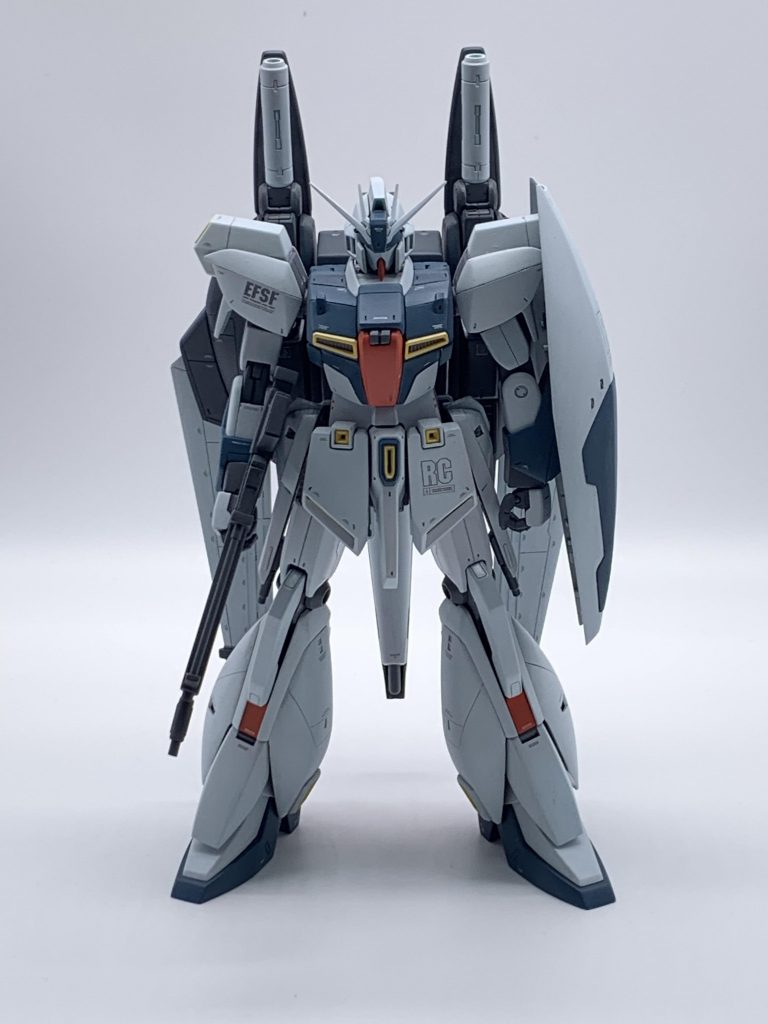 ビームライフルはプラ板から自作しました。