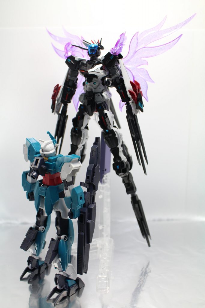 オフショットで大きさ比較コアガンダム「デカすぎひん...?💧」