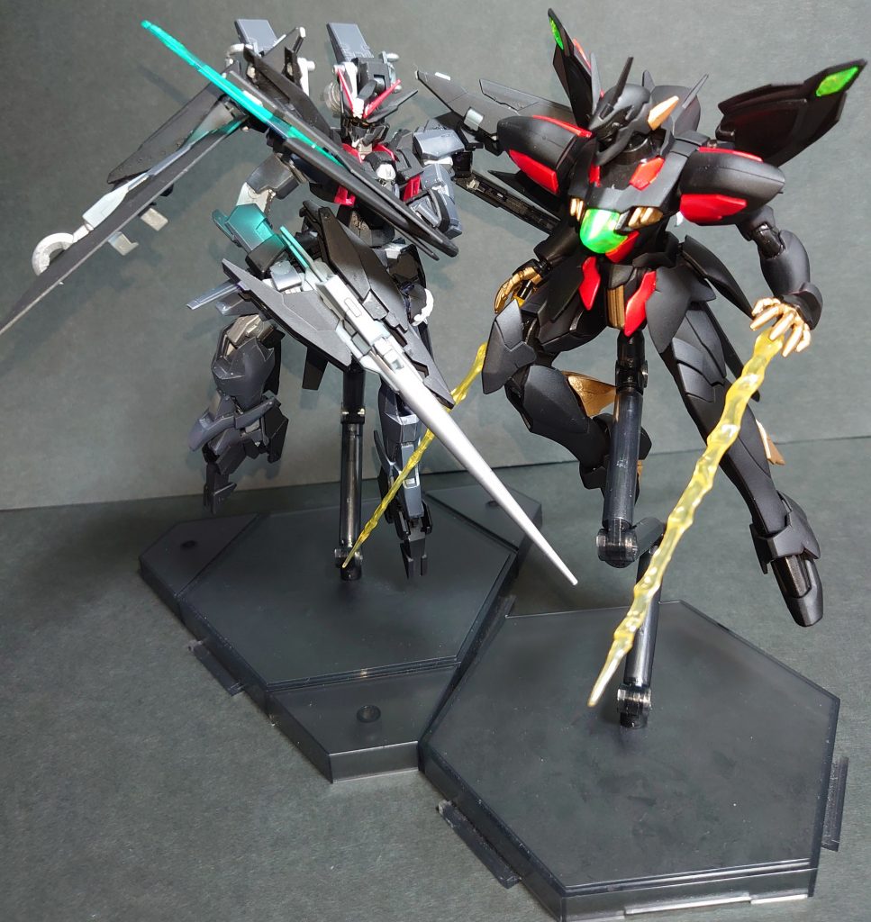 アッシュ「いい腕だ、リオン」リオン「俺に出来るのはこれくらいですから」アッシュ「またそんなことを・・」ラドック「キャプテン」アッシュ「どうした、ラドック」ラドック「新手だ！後続機の三倍の速度でそっちに向かってる！」