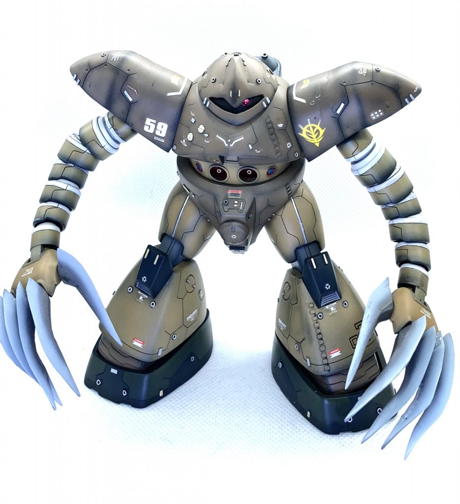 肩幅拡張、爪拡大、アーム増長、モノアイ上に堀追加。改修は単純ですが、ゴッグの怖さは出せたんじゃないかと思います。