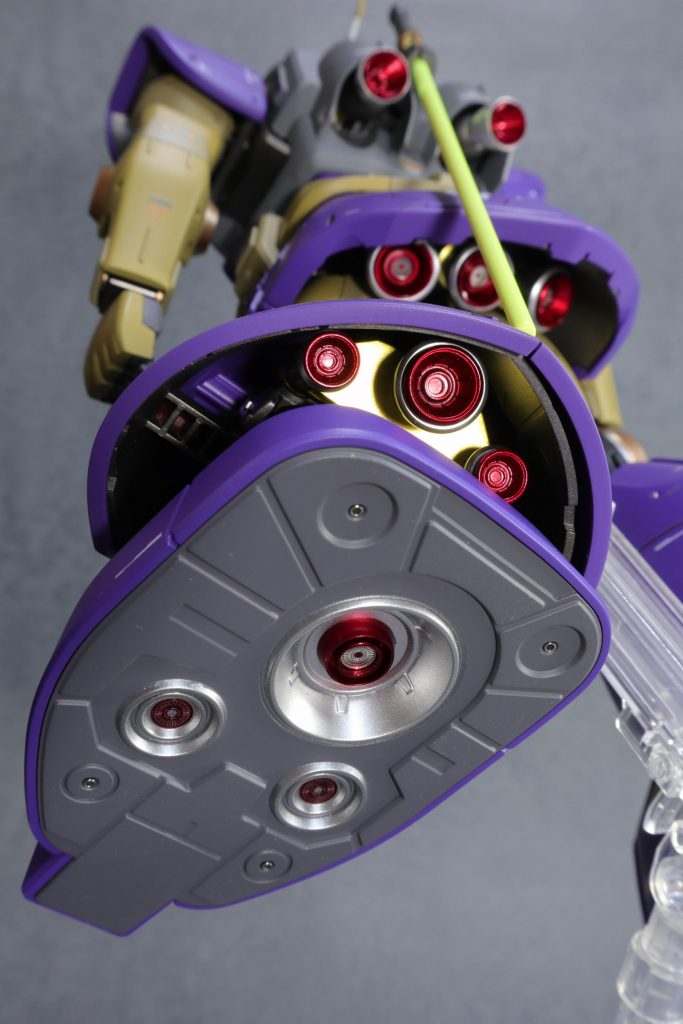 足裏も塗り分けとディテール追加 各部バーニアも二重化