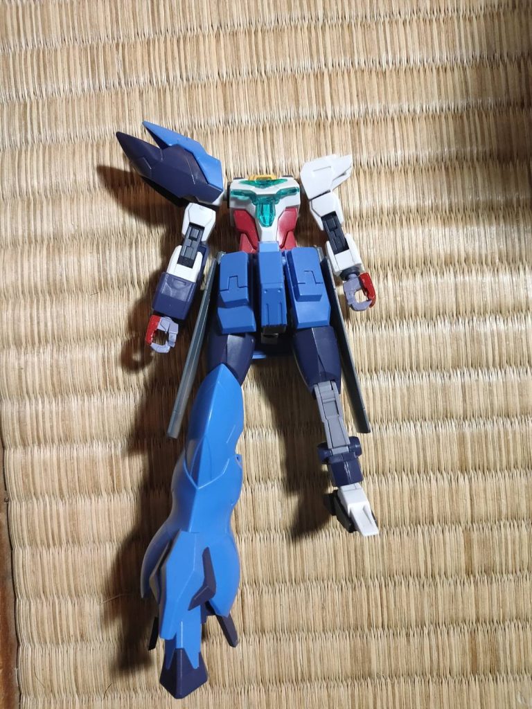 アーマーは腕部がユーラヴェン、肩と脚部アーマーがアルスアースリィになっております。