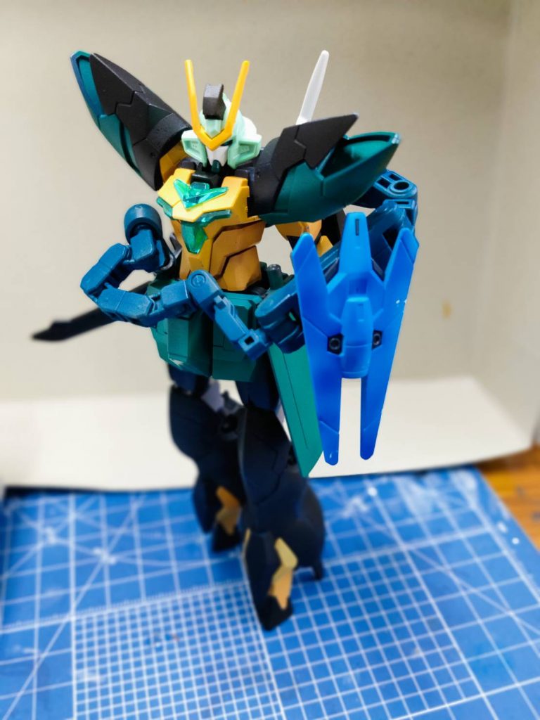 塗装直後。秋葉原工作室様にて完成しました。頭部はスターゲイザー(封印状態はガードフレーム)、サードアイはユーラヴェンのビット。コードはアムアム、ボールデン、スカルウェポンなどを使用しています。