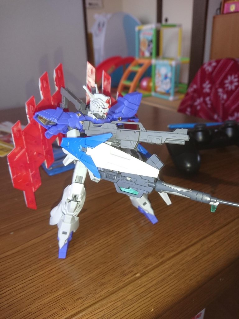 ムーンガンダム高起動型typeB–3枚目/制作者：ミル・ソフィア