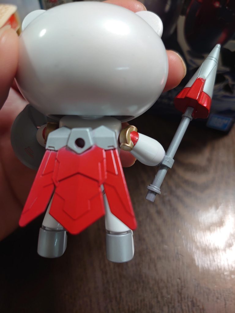 肩はエナメル塗料のチタンゴールド。ここだけ筆塗りです。