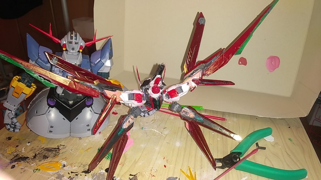 バックパックは新しいパーツをつけています。