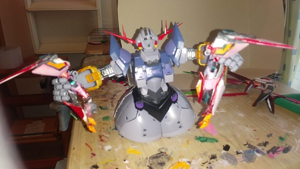 腕の部分は肩だけバーストしました。これを直すのが1番大変だった