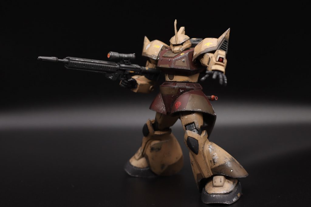 盾を取らないと見えない左腕のミサイル