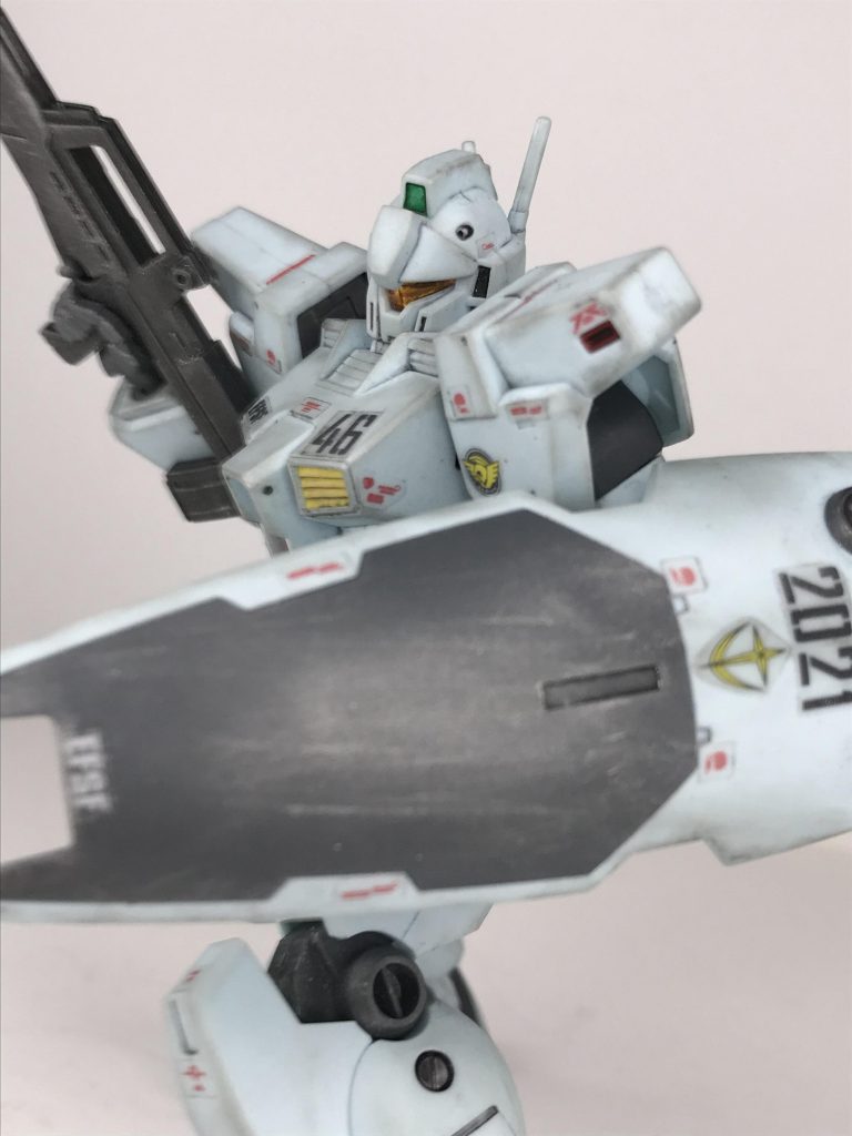 このジムも、ジムらしくなく強そうです。胸に46(ジム)、シールドには2021(年)の数字を貼りました。思い出として(笑)