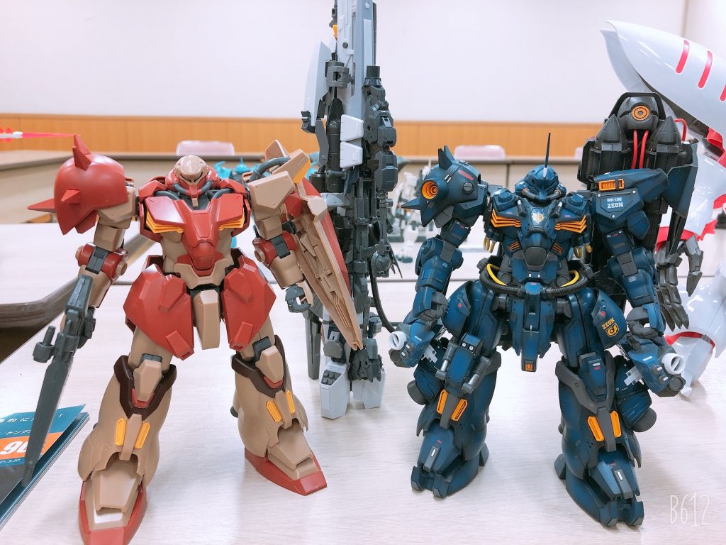 通常のメッサー(ぱち組み)と自分の改造済みのメッサーを比較並べてみたらかなり変わっていて、自分やり込んだなと気分が良かったです。笑