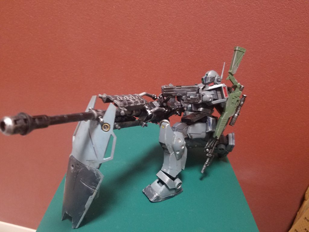 盾で支えて狙い撃つのは、男のロマンです。笑みんな考えることは同じや!