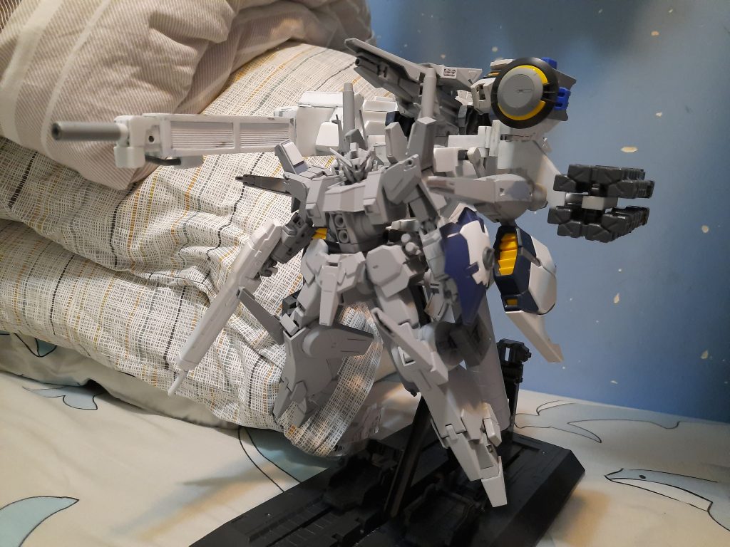 本来なら戦線突破仕様という特殊装備もあって、一年前のコンテストのために用意したが。結局コンテストは中止したためそのまま放置になった。