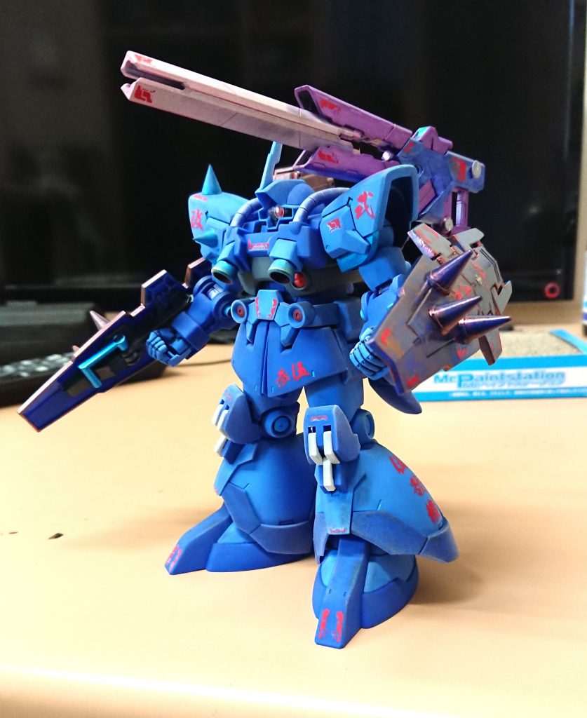 ロングレンジモード 前記述で示したバーストリニアレールガン発射モード チャージ出力200%使用時体型 物凄い反動ため、モビルスーツ全体とバーニアを駆使して姿勢制御を行う。