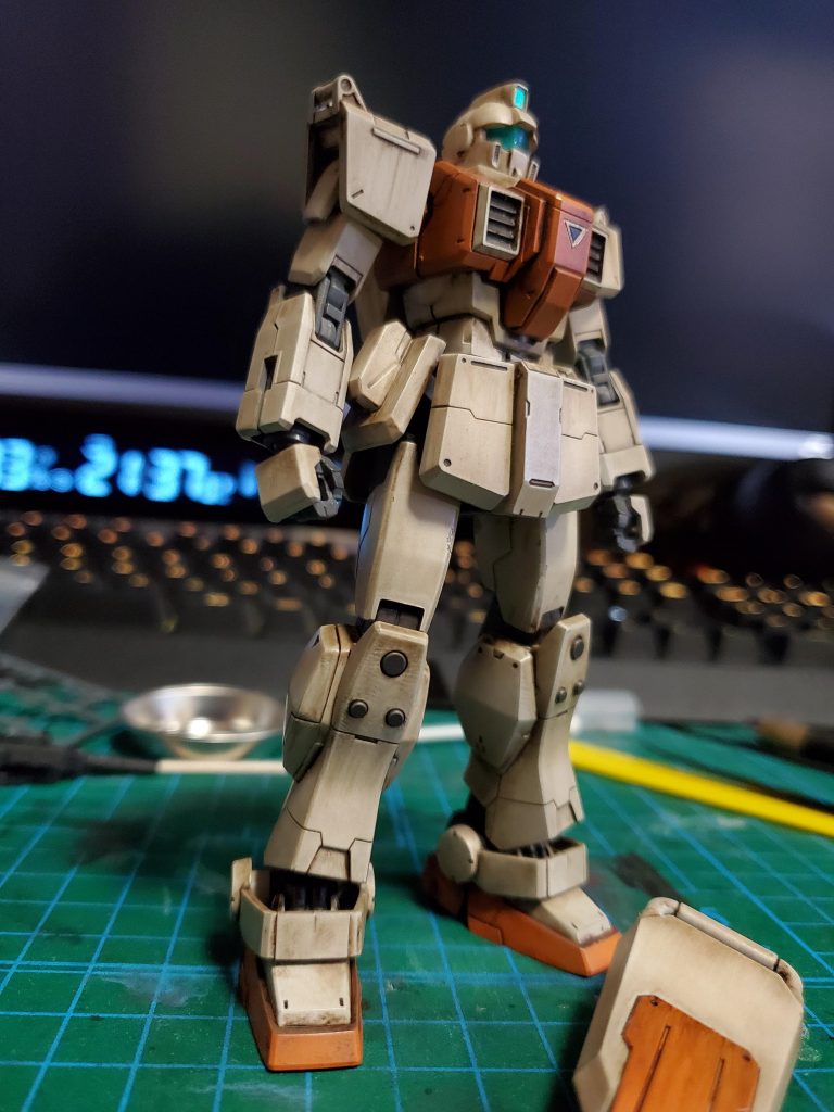 ウェザリングカラーのグランドブラウンでほんのりウォッシング