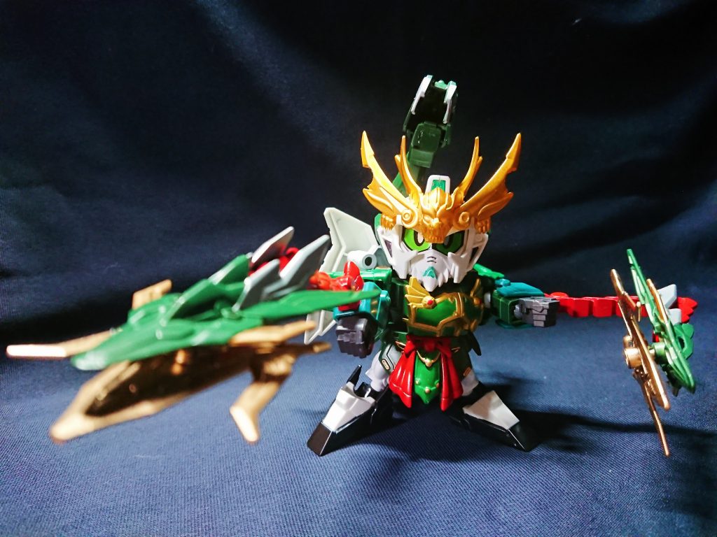 敗栄仕様でフーティエ装備も制作しました。尾というよりはハングと合わせて三つ首みたいになってます。