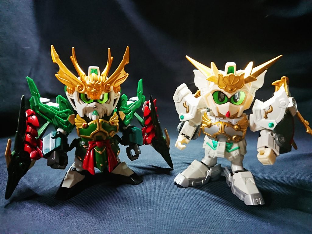 過去作の鮑三娘ティエンロンと比較。2度目のアルトロンモチーフは胸部以外は別パーツですが、両方とも特徴は捉えてるかと思います。おじいと孫みたいです。