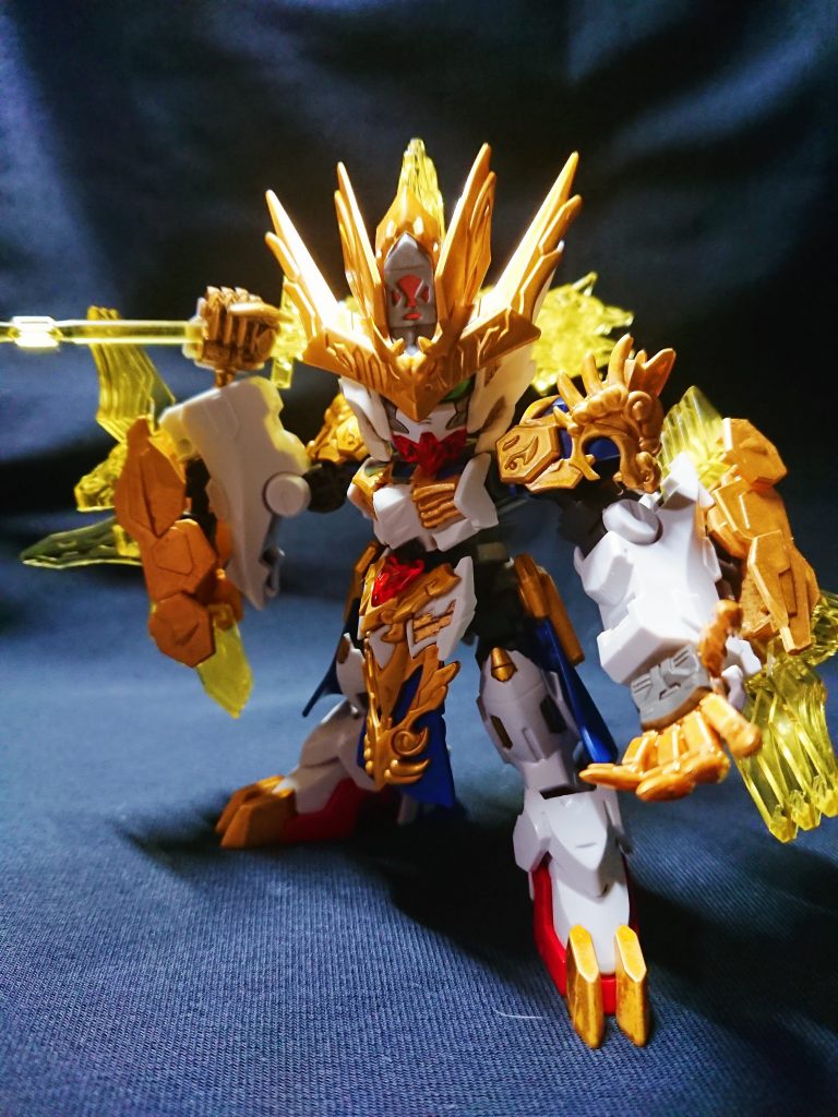 ドラゴンズウォッチに所属する青年。普段は冷静沈着だが、格闘戦では熱くなる一面もあわせ持つ。大型の武器を自在に扱う。