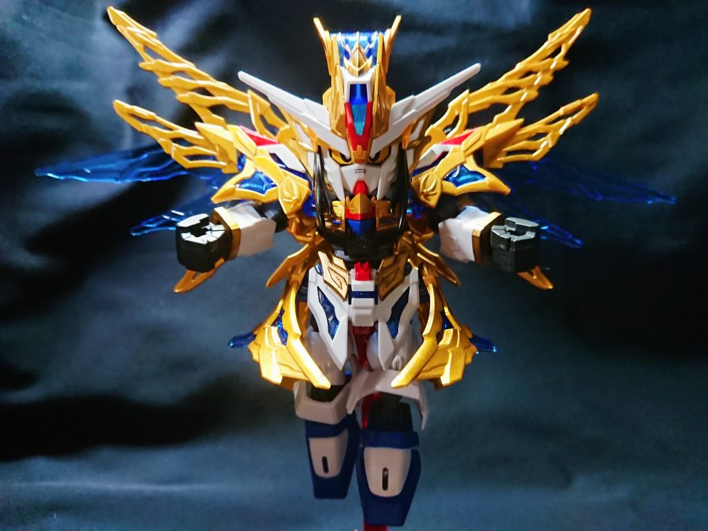 それでも結構ぐいんぐいん動くので、多少は大胆なポージングにも耐えられます。