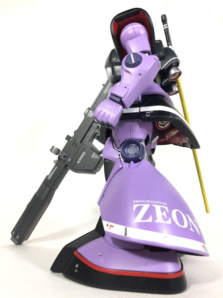 ジオンのデカールはシャア専用ゲルググのです・・。