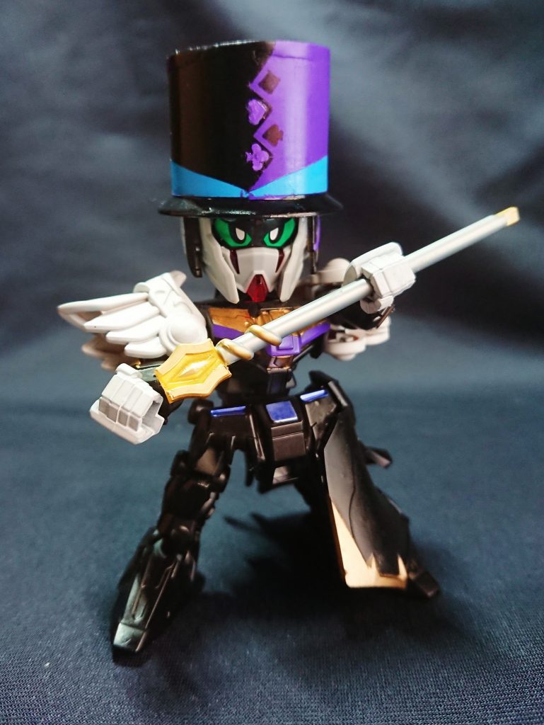 今回のロマサガンダムはロマサガRSからです。サーカス団の団長として、裏では暗殺者としてポルカとリズを追う、2人の父親です。バルテルミーのデザインには派手さは無いため、余計な装飾や塗装ができず、シンプルにまとまりすぎて難航しました。