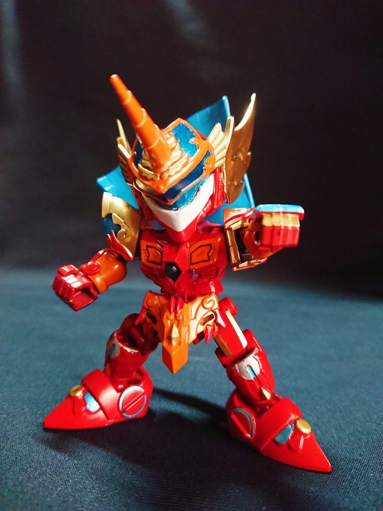 小此木烈人(おこのぎれっと)、通称レッドの変身するヒーローです。ブラッククロスに関する調査をしていた父の小此木博士のもとに、四天王の1人のシュウザーが襲撃。博士は行方不明、レッドは瀕死の重傷を負った所にアルカールというヒーローが現れ、命を救う方法としてアルカイザーに変身することになったキャラクターです。