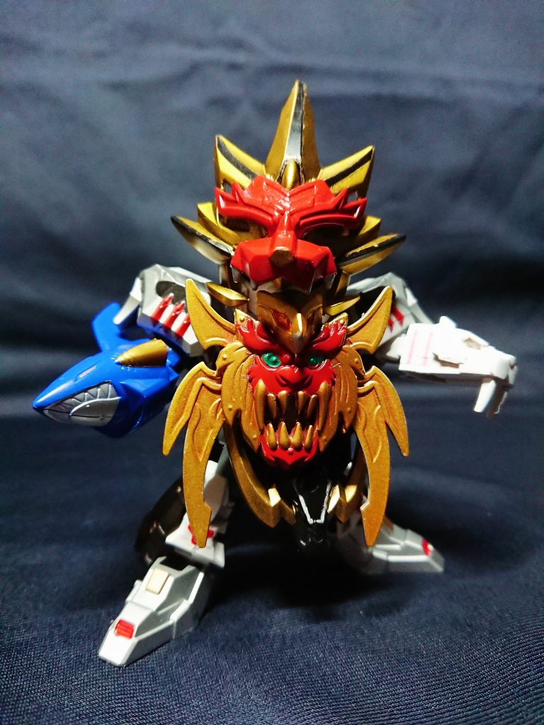 獣の力を持った赤流火穏の若武者。拳で戦うが、戦況に応じて鎧を換装することで、剣や槍などの武器も得意な戦士。