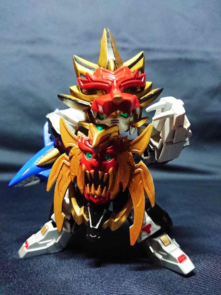 現在は見立てでサガキャラを制作するロマサガンダムをシリーズ化していますが、新たに見立て制作シリーズ化で戦隊ロボを制作開始しました。第1弾はガオレンジャーからガオキングをモチーフとした武者頑駄無、牙吠(ガオウ)頑駄無です。