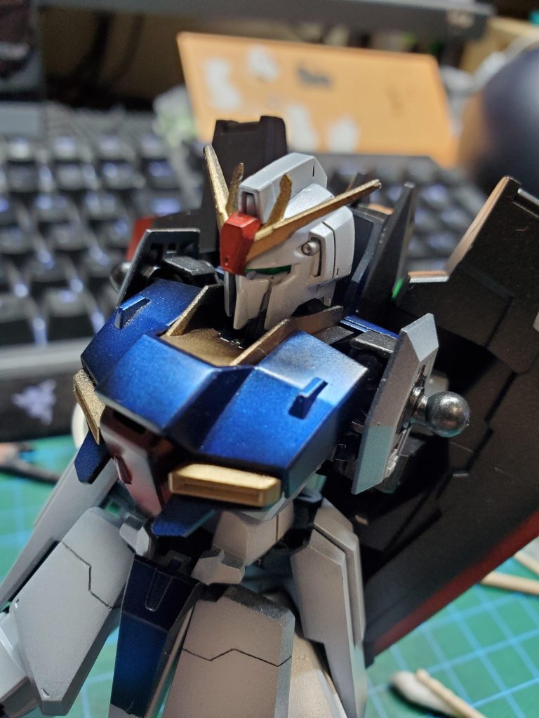 腰アーマーに簡単なすじぼり入れたくらいであとはキットそのままです。