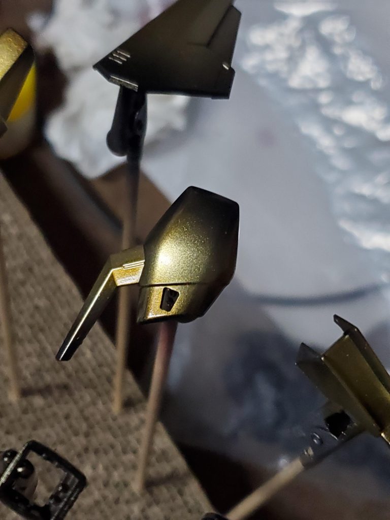 クリアブラウン、クリアオレンジ+イエローにてゴールド色をいれていきます 