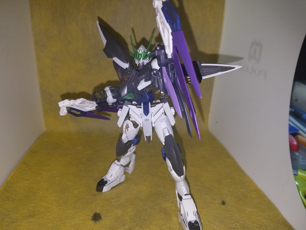 アサルトモード陸上戦、水中戦主体での装備腕のブレードは触れればどんなものでも切れてしまうので取り扱い注意