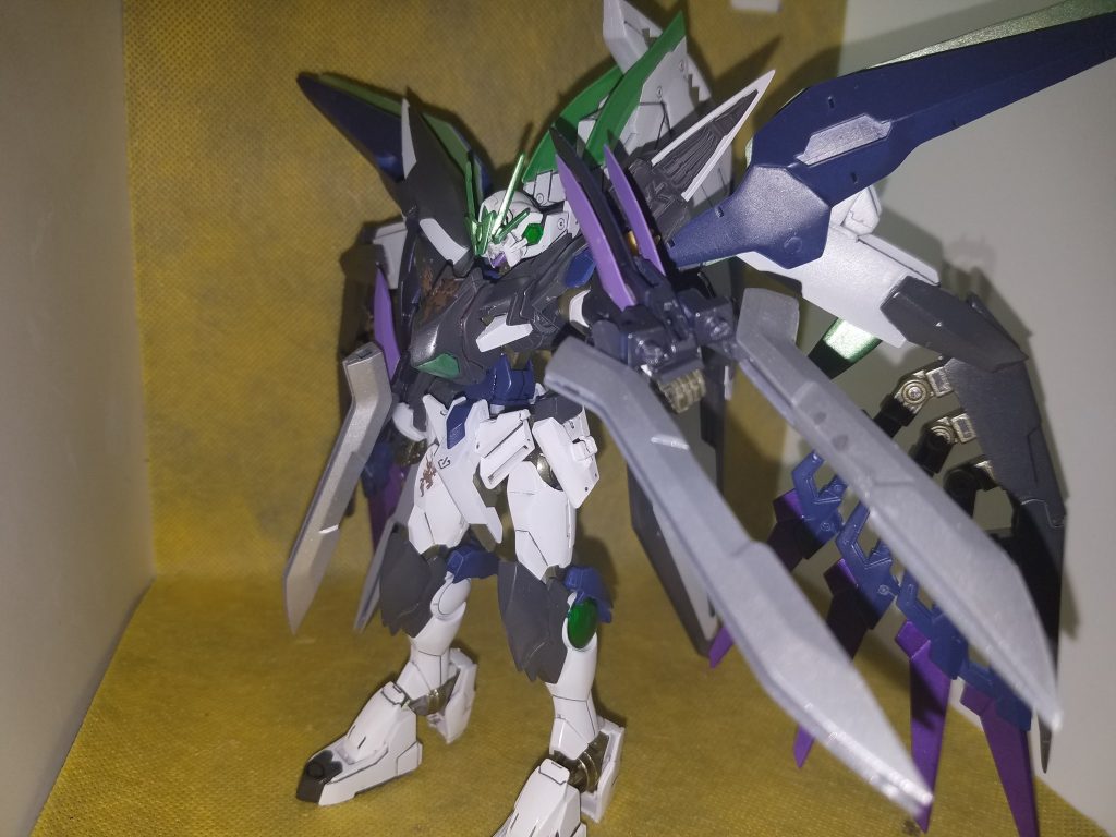 スカイモード空中戦、宇宙戦をメインにする装備腕についてるルガーブレードは接近戦にも使えるがビーム兵器としてバスターライフルなみのビーム砲を放つことが出る