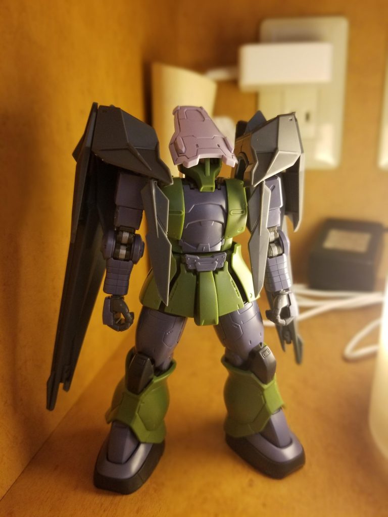 これといって大きな改造はしてないので制作工程は少ないです。なんとなくイメージできてたのでサクサク進みました。フード部分はマルコシアスの盾だったかな?真ん中でぶった切ってパテを使って丸くしました。一応ローブ等先を尖らせています。