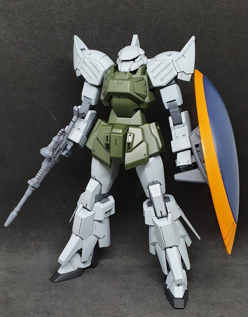 だいたい Gエグゼス の 改造。その他部品は∀のシールド(加工品)とフロントアーマーは旧HGガンダムMk-Ⅱ(加工品)…