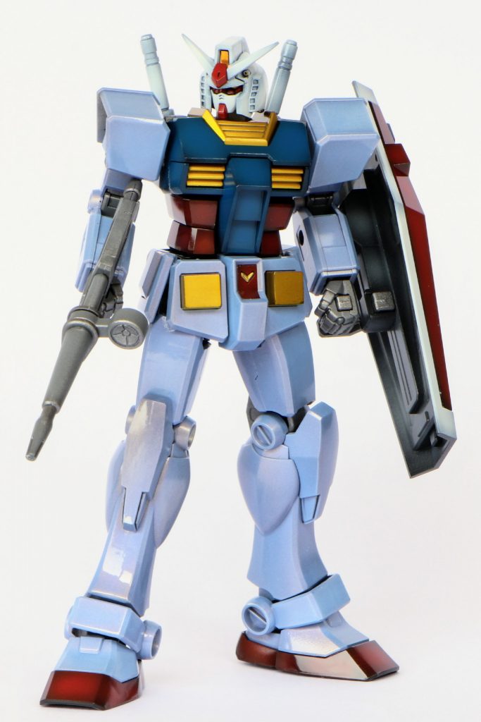 スネの合わせ目は流し込みセメント使ってパパッと消した、つもりでしたがうっすら残ってますね。😅